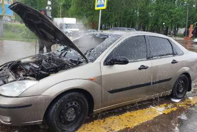 Ford Focus - В Рославле прямо на ходу загорелся Ford Focus - mk-smolensk.ru - Рославль