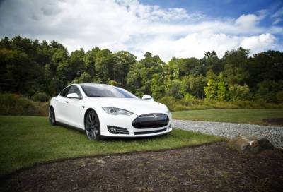 Илон Маск - Илон Маск анонсировал открытие завода Tesla в России - online47.ru - Того