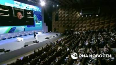 Илон Маск - Владимир Познер - Илон Маск - Тимур Бекмамбетов - Маск анонсировал появление Tesla в России - gazeta.ru - Москва - Санкт-Петербург - Сочи - Новосибирск - Нижний Новгород - Калининград - Казань - Владивосток