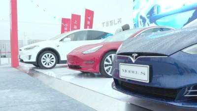 Илон Маск - Маск заявил о планах построить завод Tesla в России - vesti.ru - Шанхай