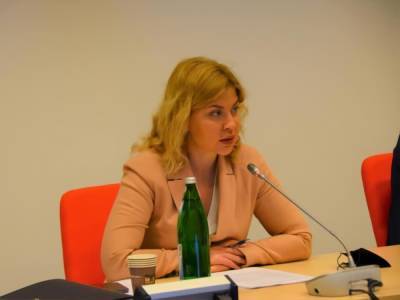 Валдис Домбровскис - Ольга Стефанишина - Денис Шмыгаль - Украина ожидает получить второй транш макрофинансовой помощи от ЕС до сентября – вице-премьер Стефанишина - gordonua.com - Киев - Брюссель