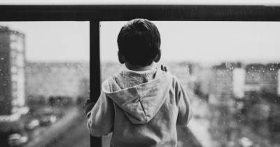 Бабушка не смогла защитить: в Запорожье взрослый мужчина избил 7-летнего мальчика - tsn.ua - Запорожье - Одесская обл.