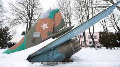 "Он спас нам жизнь!" - жители деревни Арабовщина о подвиге военного летчика Владимира Карвата - belta.by - район Барановичский
