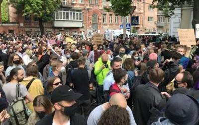 В Киеве протестуют против давления полиции на ночной клуб - korrespondent.net - Киев