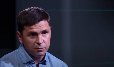 Владимир Зеленский - Елена Зеленская - Михаил Подоляк - В Офисе президента отреагировали на «злобный хейт» из-за вышиванки Зеленского - news-front.info - Украина