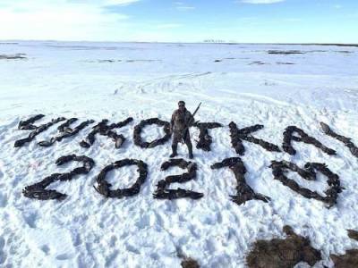 Денис Хахалов - Из сотни убитых гусей охотник выложил надпись «Чукотка 2021» - argumenti.ru - Чукотка