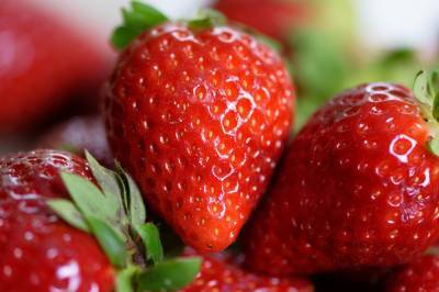 Роспотребнадзор рассказал, как выбрать вкусную клубнику - 7info.ru