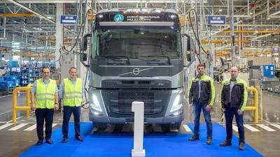 Калужский завод Volvo начал выпуск грузовиков FM нового поколения - iz.ru - Израиль - Калуга