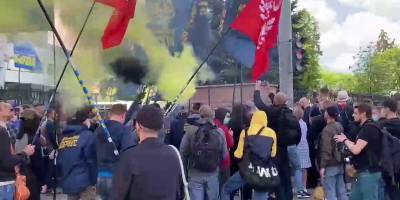 Виктор Медведчук - В Киеве под зданием суда, где рассматривают дело Медведчука начались стычки - видео - ТЕЛЕГРАФ - telegraf.com.ua - Киев