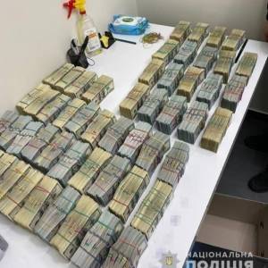 У задержанных «воров в законе» изъяли 3,2 млн долларов. Фото - reporter-ua.com