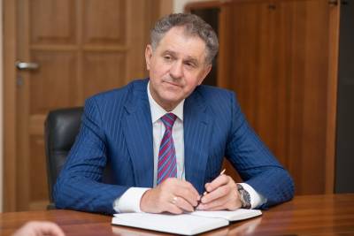 Александр Волков - В Глазове появилась аллея в память о первом президенте Удмуртии Александре Волкове - gorodglazov.com - респ. Удмуртия