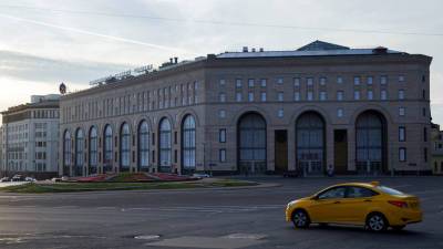 Суд на неделю приостановил работу Центрального детского магазина в Москве - gazeta.ru - Москва - Тверь