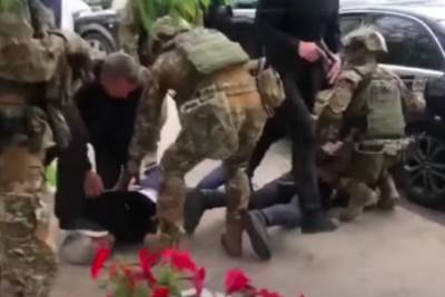 "За что, ребят?": в полиции показали видео жесткого задержания "смотрящих" под Николаевом - rupor.info - Николаев - Николаевская обл. - Вознесенск