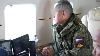 Сергей Шойгу - Владимир Путин - Путин поздравил Шойгу с двойным праздником - vesti.ru