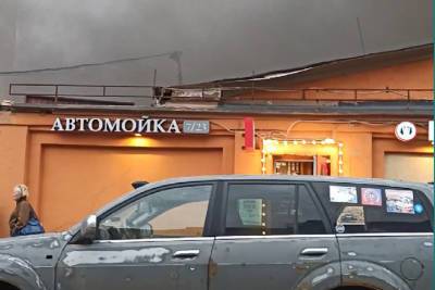 На Малом проспекте П.С. горит шиномонтажка - spb.mk.ru - Ленинградская обл. - Санкт-Петербург