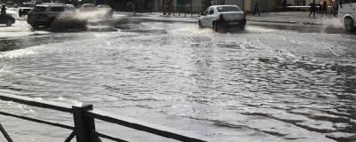 Около Бежицкого рынка в Брянске разлилось «море» - runews24.ru - Брянск