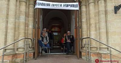 Андрей Кузнецов - В Одессе пастор Кирхи объявил голодовку против коррупции: фото - tsn.ua - Одесса