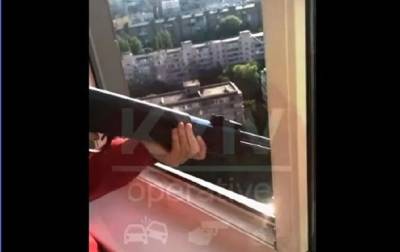В Киеве стреляли с балкона по воинской части - korrespondent.net - Украина - Киев - Одесса