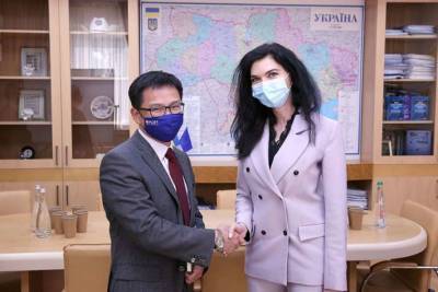 Заместитель Авакова обсудила с председателем МОМ вопросы противодействия незаконной миграции и торговли людьми - lenta.ua