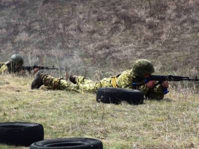 Оккупанты обстреляли позиции ВСУ на Донбассе, двое украинских военных ранены, один травмированный – штаб ООС - gordonua.com - Крым - Луганская обл. - Донецкая обл.