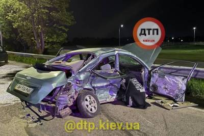 Авто отбросило на 30 метров: под Киевом военный погиб в жуткой аварии - rupor.info - Киев - Киевская обл.
