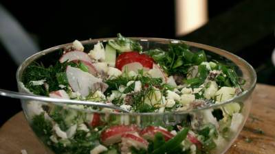 Мясников объяснил, как приготовить вкусную и полезную окрошку - vesti.ru
