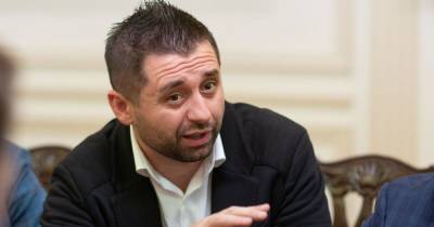 Виталий Кличко - Давид Арахамия - Арахамия признался, что давал взятки чиновникам: "Знаю, как это работает" - focus.ua - Киев - Киев