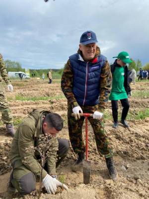 Александр Дрозденко - Александр Дрозденко принял участие в акции «Всероссийский день посадки леса» - ivbg.ru - Украина - Ленинградская обл.