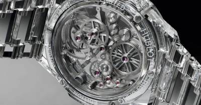 Швейцарские часовщики представили первые в мире часы, сделанные полностью из сапфира - focus.ua - Швейцария