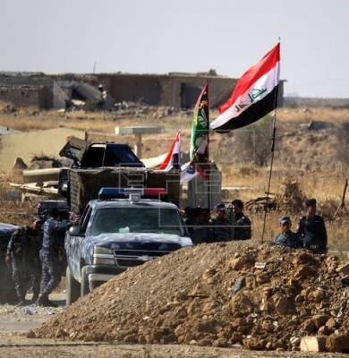 СМИ: неизвестные самолеты атаковали цели на сирийско-иракской границе - argumenti.ru - Дейр-Эз-Зор - Авиаудары
