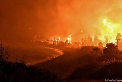 В Греции сотни спасателей тушат лесной пожар: почти 20 поселков эвакуировали - unn.com.ua - Киев - Канада - Афины - Греция
