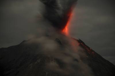 В Конго началось извержение вулкана Ньирагонго - govoritmoskva.ru - Конго - Руанда - Гома