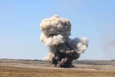 Три мирных жителя ЛНР получили ранения, подорвавшись на взрывном устройстве - news-front.info - Украина - ЛНР - Луганск - Донбасс