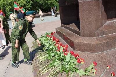 Юнармейцам вручили зеленые береты - vm.ru