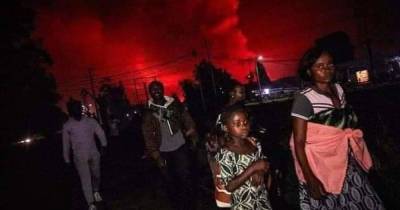 Тысячи жителей ДР Конго сбежали в соседнюю страну из-за извержения - ren.tv - Конго - Руанда - Гома