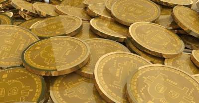 Экономист назвал причину колебания стоимости биткоина - reendex.ru