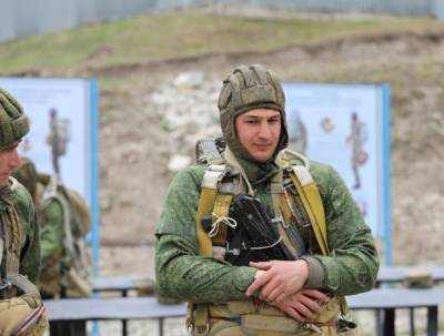 На Северном Кавказе разведчики выполнили прыжки с парашютом - vpk-news.ru