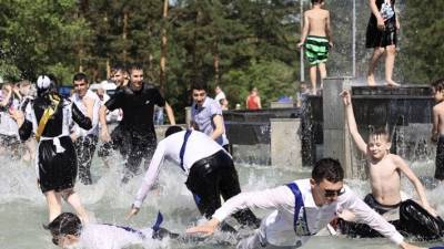 В челябинских школах 22 мая прошли последние звонки - runews24.ru - Челябинск