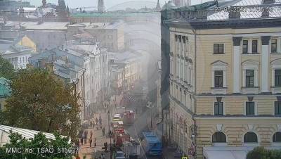 Пожар в центре Москвы остановил движение на Большой Никитской - gazeta.ru - Москва
