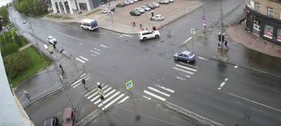 Объявленный в розыск водитель, который едва не снес пешеходов, сам явился в полицию Петрозаводска - stolicaonego.ru - Петрозаводск
