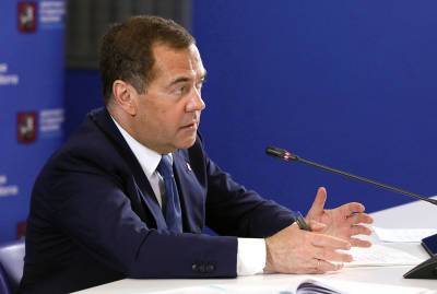 Дмитрий Медведев - Медведев разъяснил свои слова об обязательной вакцинации - tvc.ru