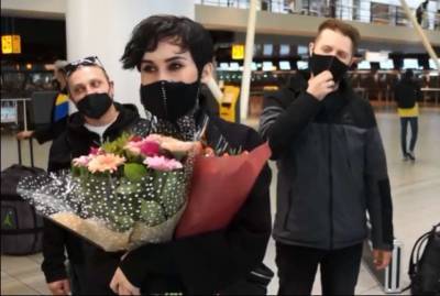 Екатерина Павленко - Подарки, цветы, слезы: в Амстердаме провели домой украинскую группу Go_A (ВИДЕО) - lenta.ua - Амстердам
