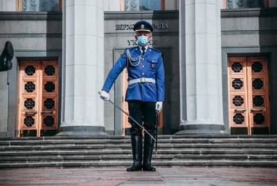 У Рады снова служит почетный караул - новую традицию прерывали из-за карантина - kp.ua