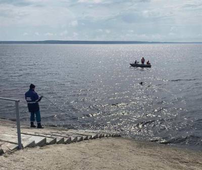 В Ульяновске спасатели огородили зоны купания на центральном пляже - ulpravda.ru - Ульяновск - Ульяновская