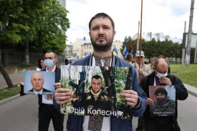 Степан Бандер - Тарас Шевченко - Львовские нацисты попытались подражать «Бессмертному полку» - politnavigator.net - Украина - Львов - Донбасс