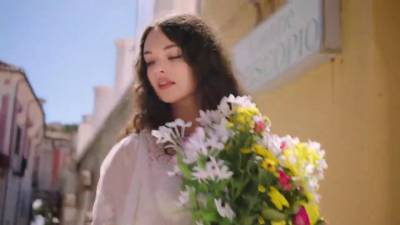 Моника Беллуччи - Дева Кассель - 16-летняя дочь Моники Беллуччи в черном маленьком боди превзошла мать: "Вот наделили же красотой" - sport.politeka.net