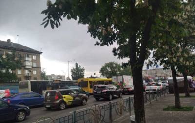 Таксисты Киева взвинтили цену за проезд в два раза - lenta.ua - Киев - Львов
