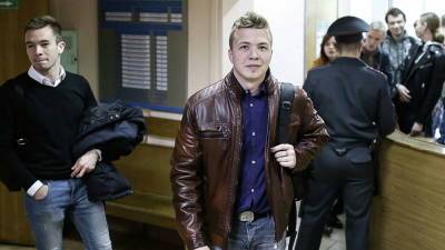 Роберт Менендес - Роман Протасевич - Задержание Протасевича: в США призвали закрыть небо над Беларусью - sharij.net - Англия - Литва - Минск - Латвия - Ирландия