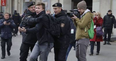 Роман Протасевич - В Беларуси задержали Протасевича: как мир реагирует на посадку самолета и арест оппозиционного журналиста - tsn.ua - Вильнюс - Минск