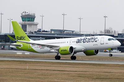 Латвийская AirBaltic прекратит полеты над Белоруссией - lenta.ru - Литва - Минск - Латвия